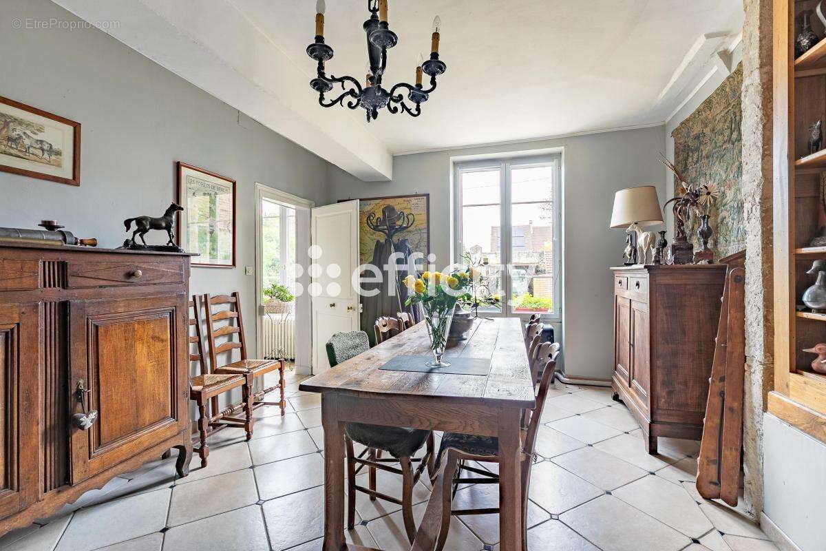 Maison à CREPY-EN-VALOIS