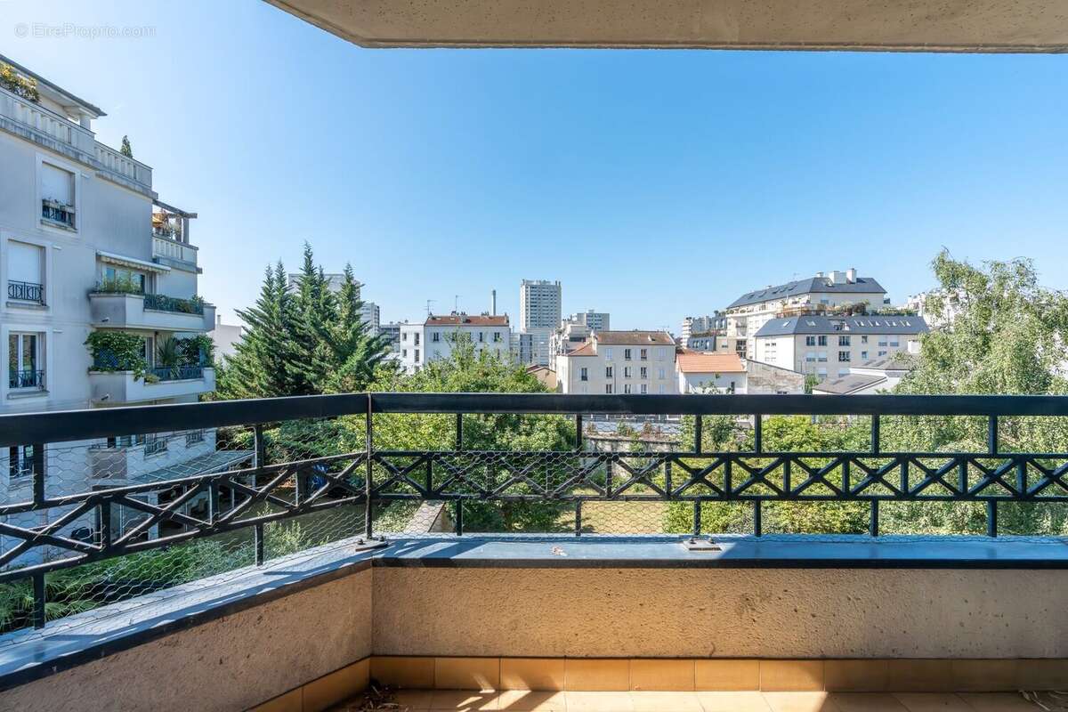 Appartement à CHARENTON-LE-PONT