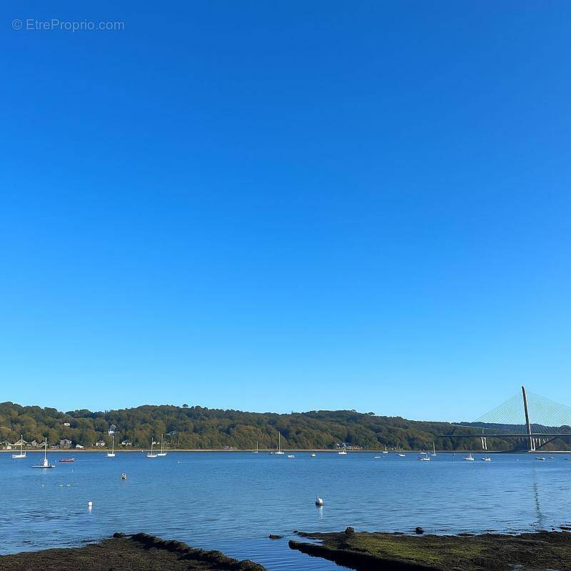 Maison à LE RELECQ-KERHUON