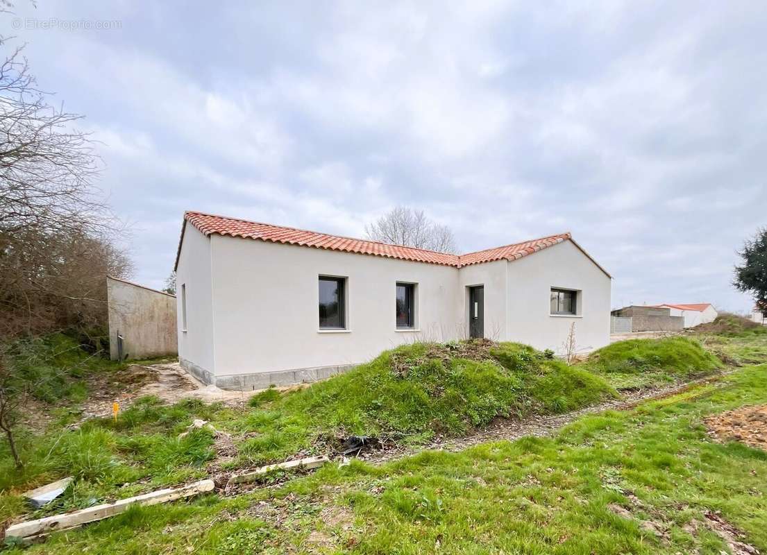 Maison à SAINT-JULIEN-DES-LANDES