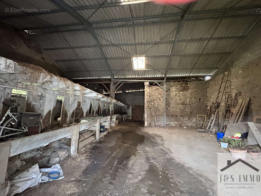 Maison à SAINT-LAURENT-DE-CERIS