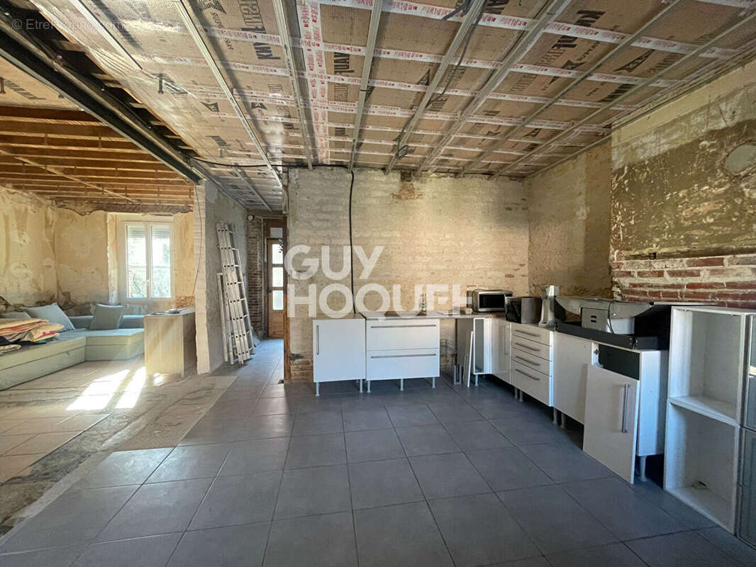 Maison à LE MESNIL-SUR-OGER