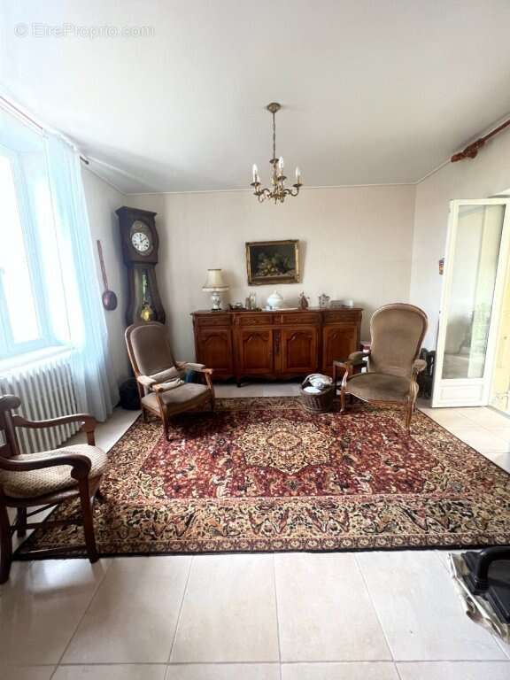 Ensemble immobilier de 175m2 le creusot - photo 2