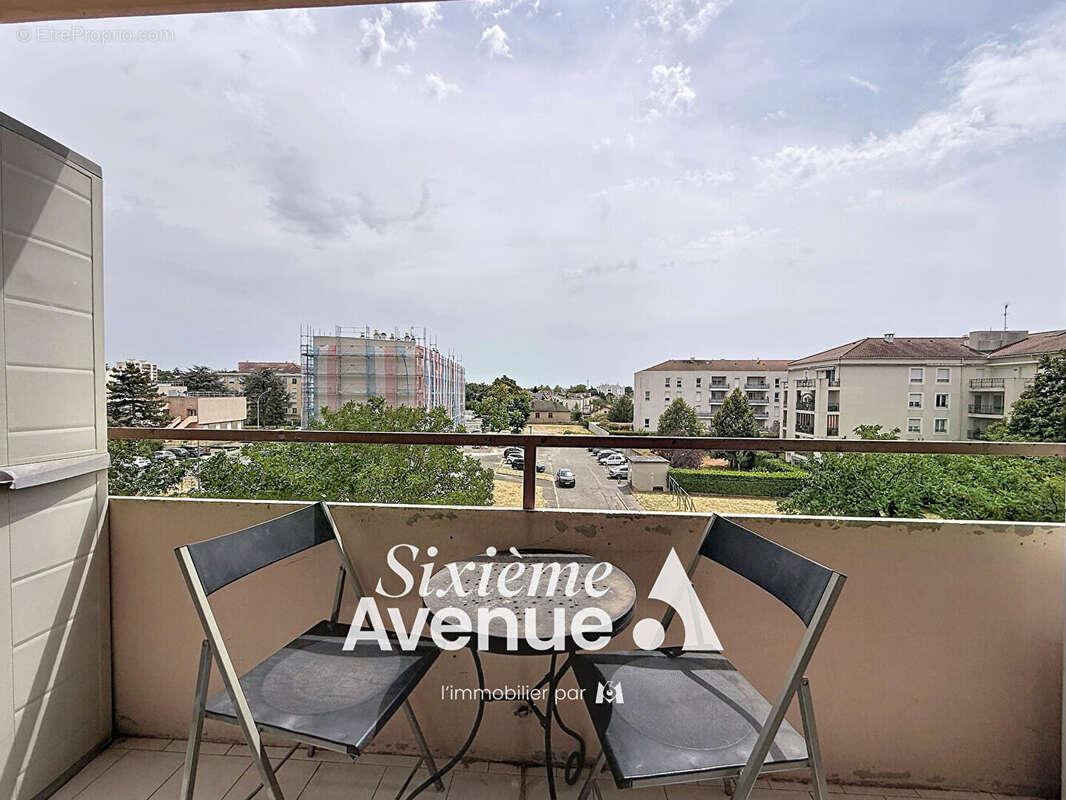 Appartement Decines Charpieu 4 pièce(s) 63.80 m2 - photo 9