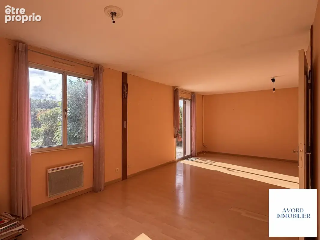 Maison 98 m² à Avord  - photo 4