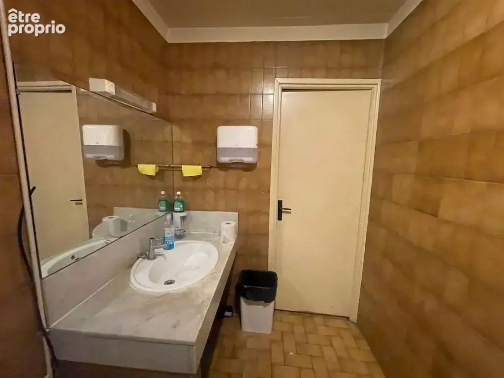 Photo Commerce à Paris-19e au prix de 880 000€
