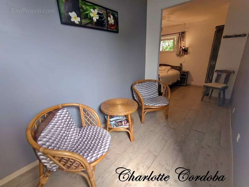 Maison à FEUGAROLLES