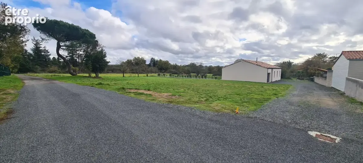 Terrain constructible, libre de constructeur, non viabilisé, Gorges 1161 M² avec 401 M² en zone Uc - photo 6
