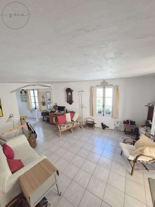 Maison à SAINT-GENIES-DE-FONTEDIT