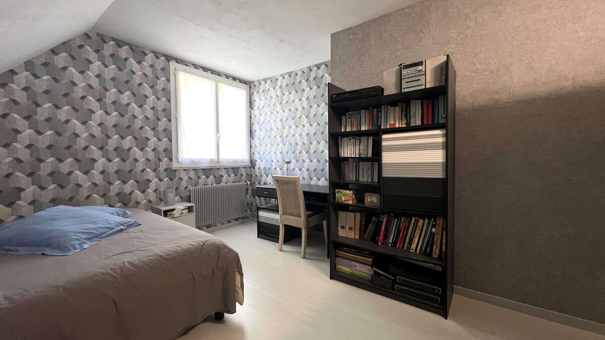 Maison à SAINT-CLEMENT-DE-LA-PLACE