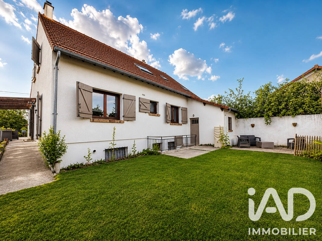 Photo 1 - Maison à SAINTE-GENEVIEVE-DES-BOIS