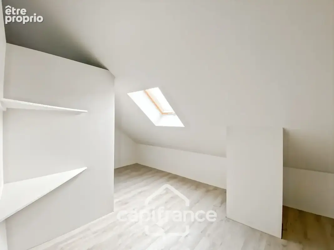  Une maison familiale pleine de caractère dans un village très recherché -6 P- 163 m² environ - jardin - - photo 23