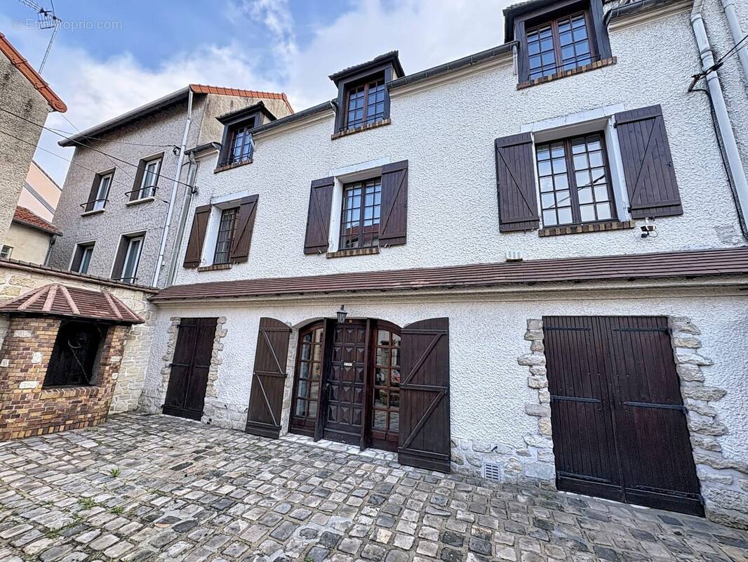 Maison à L&#039;HAY-LES-ROSES