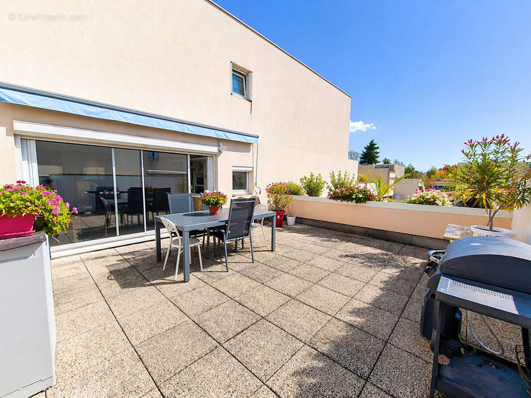Appartement à SAVIGNY-LE-TEMPLE