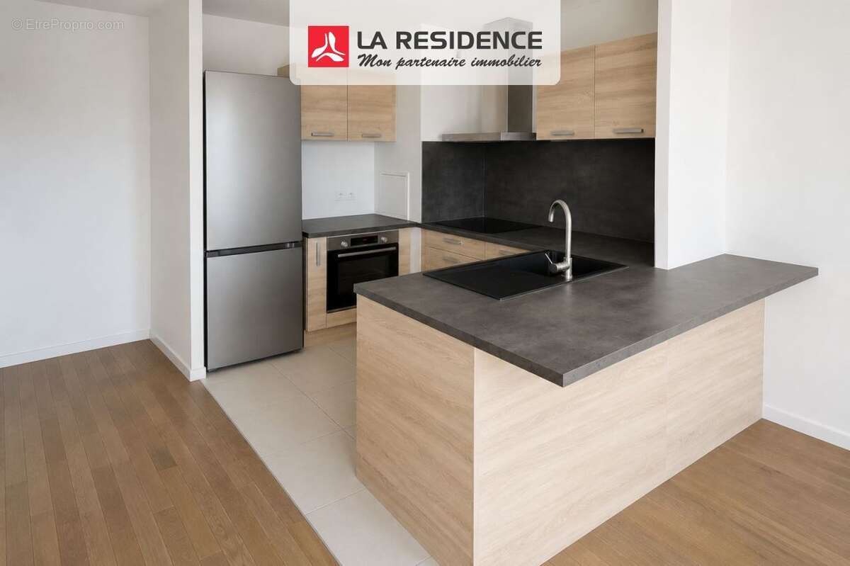 Appartement 65 m² à Saint-Cyr-L'ecole  - photo 2