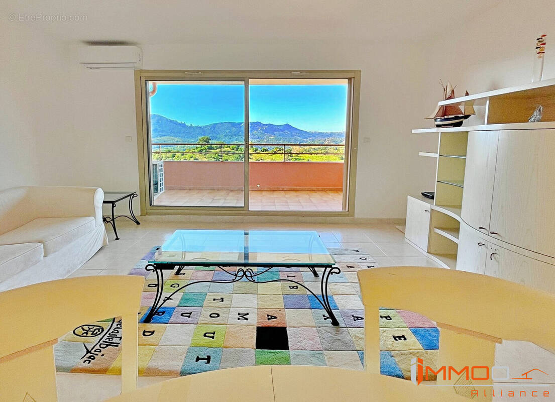 Appartement à MANDELIEU-LA-NAPOULE