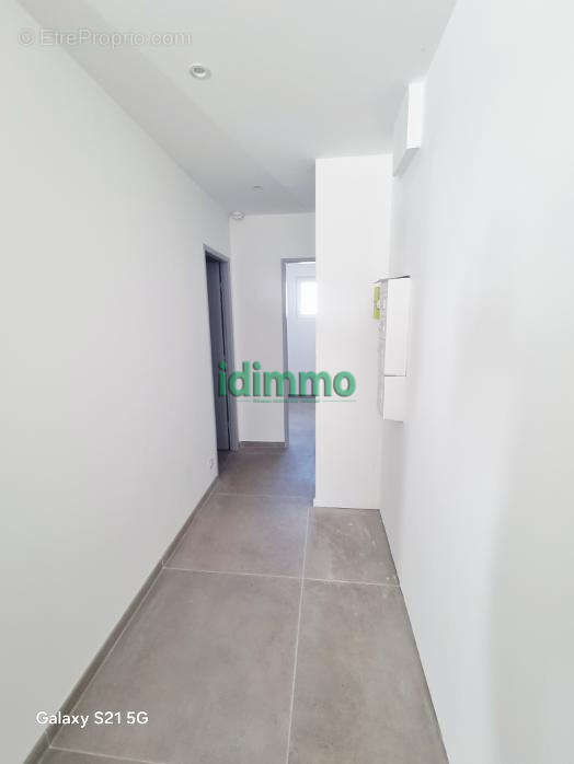 Exclusivité Frejus dans petite copropriété joli F3 de 68m en rez de jardin 246750€ dpe c - photo 15