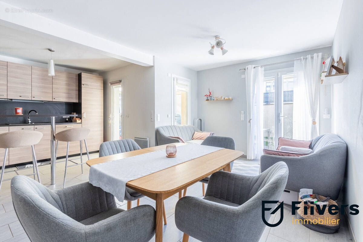 Maison à SAINTE-GENEVIEVE-DES-BOIS