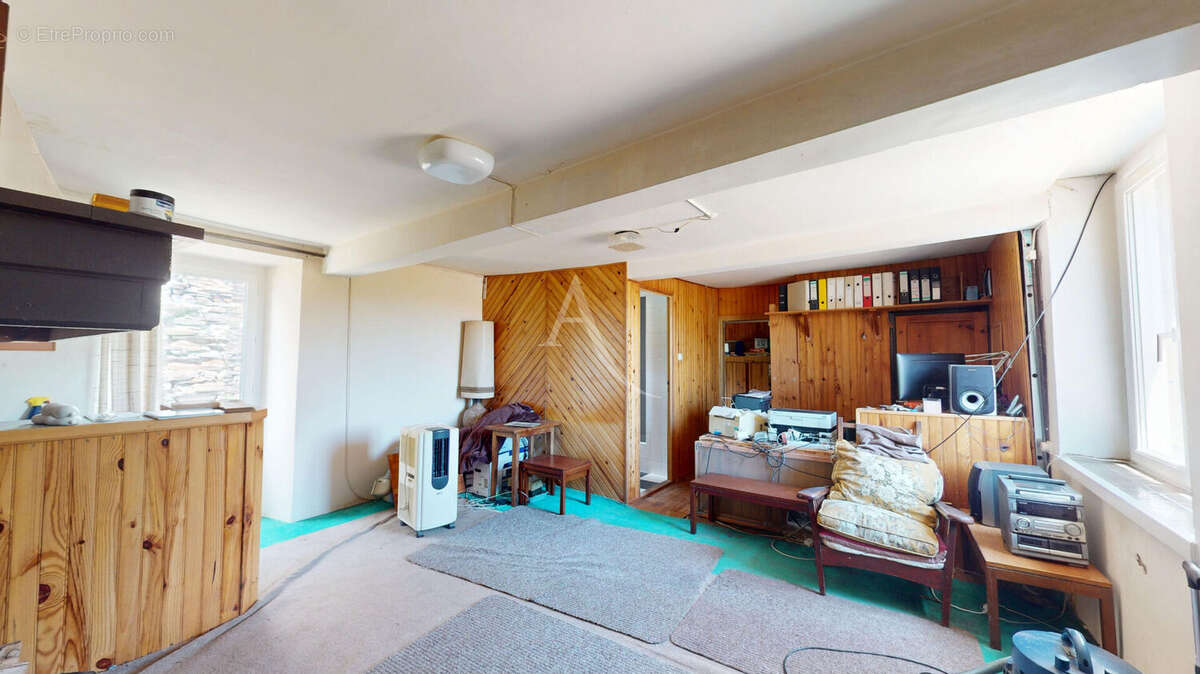 Maison à CUXAC-CABARDES