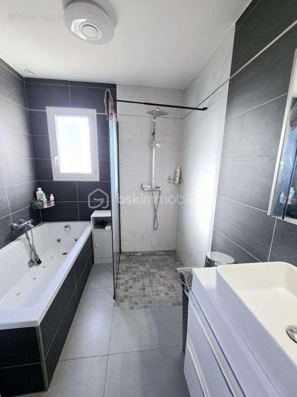 Appartement à VILLELAURE