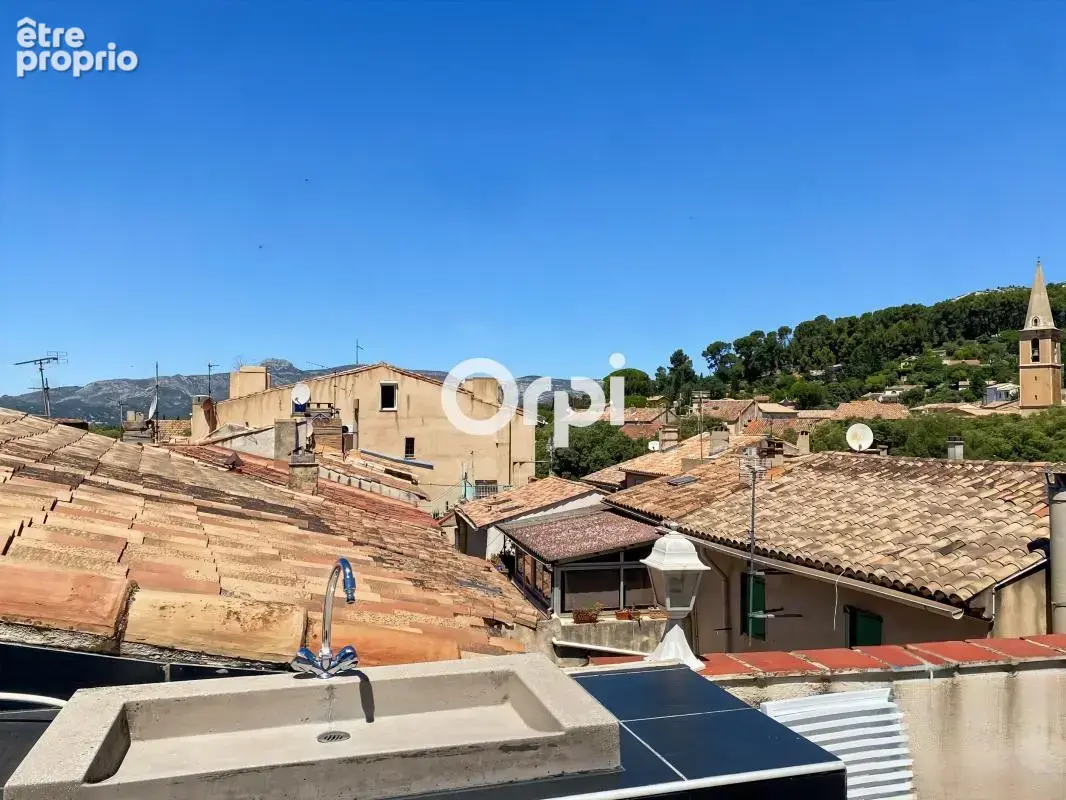 Appartement de charme avec terrasse à Gémenos - photo 3