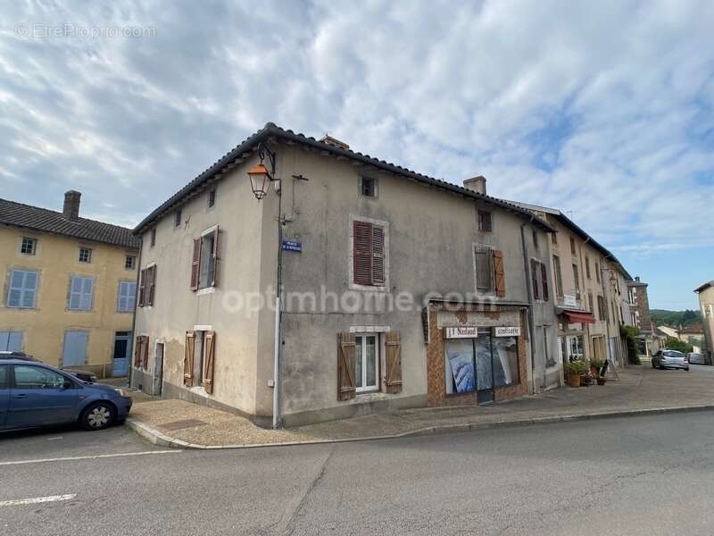 Maison à CHATEAUPONSAC