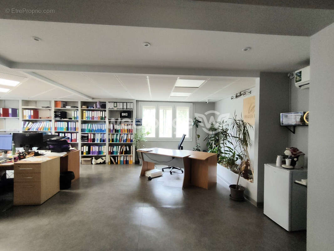 Bureaux en open space - Commerce à ORANGE