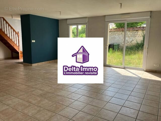 Maison à SAINT-ETIENNE-DU-VAUVRAY