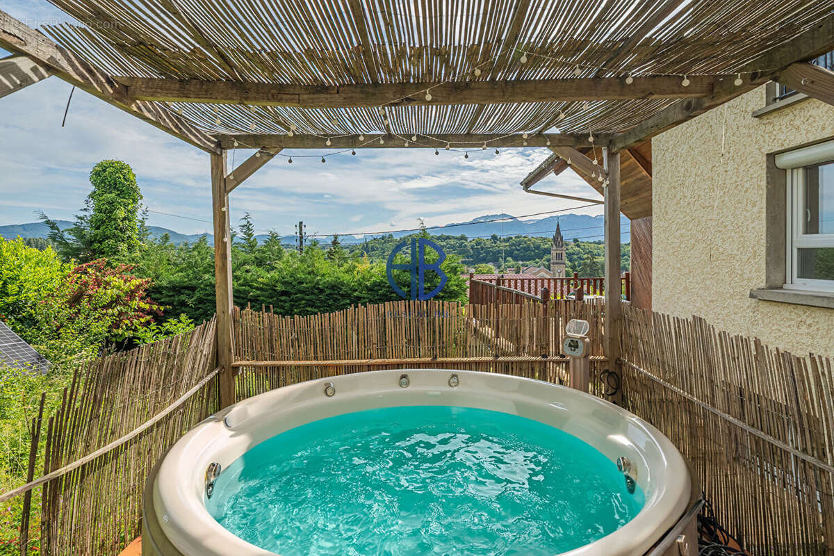 Maison Renage 5 pièce(s) 137 m2 + jardin + terrasse - photo 3