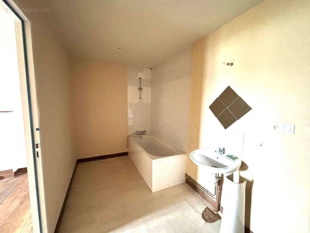 Photo 7 - Maison à HENON