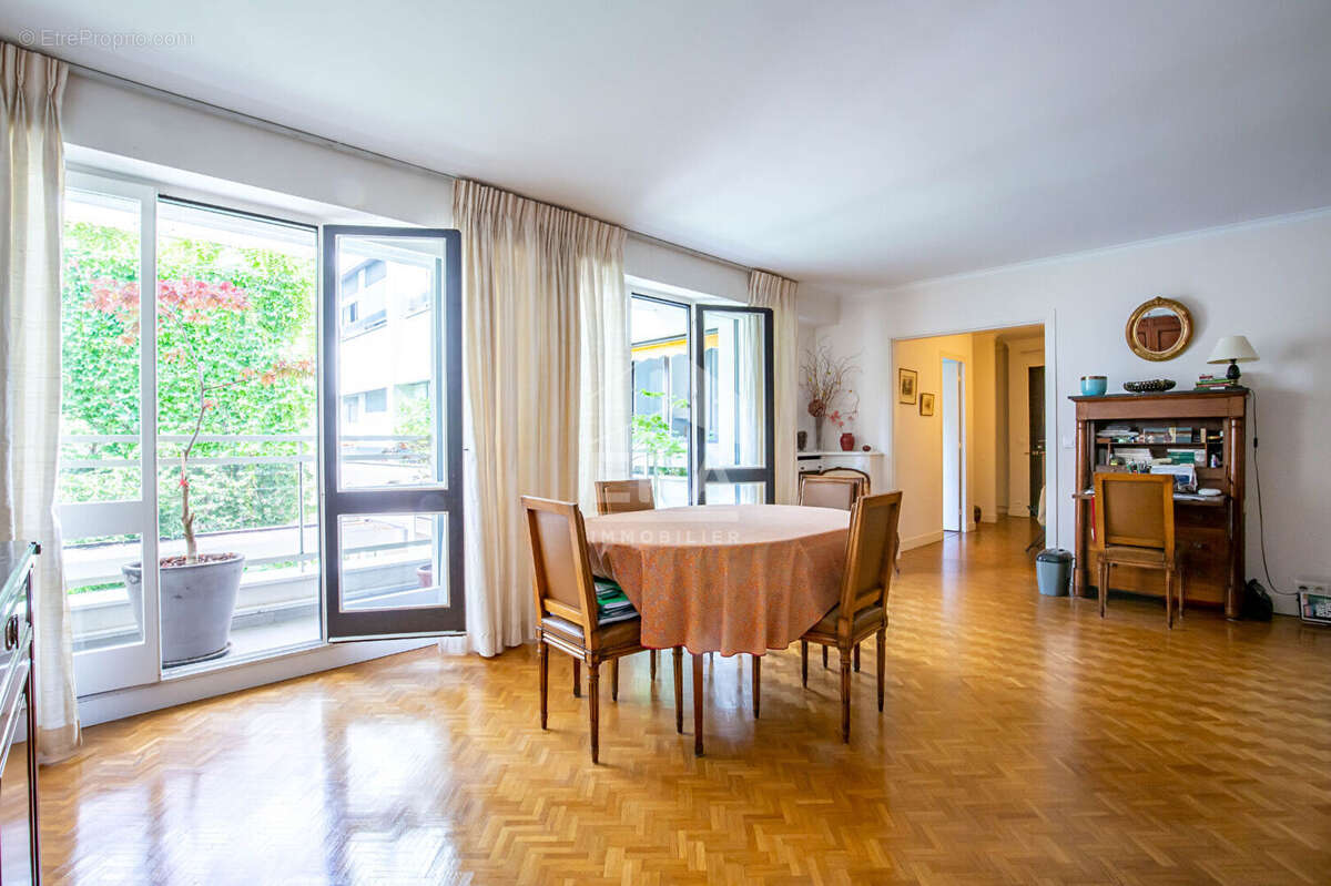 Appartement à PARIS-12E
