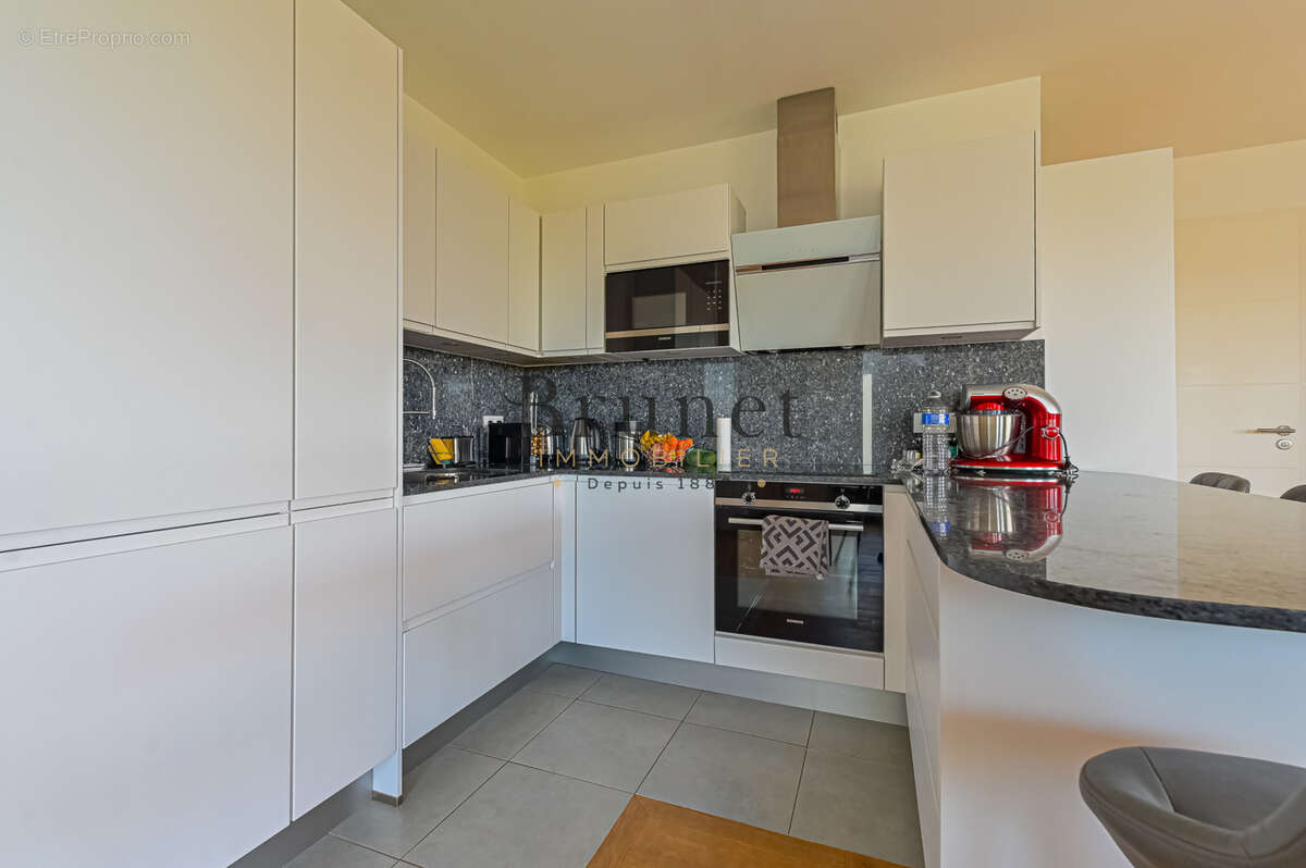 Appartement à SAINT-MAUR-DES-FOSSES