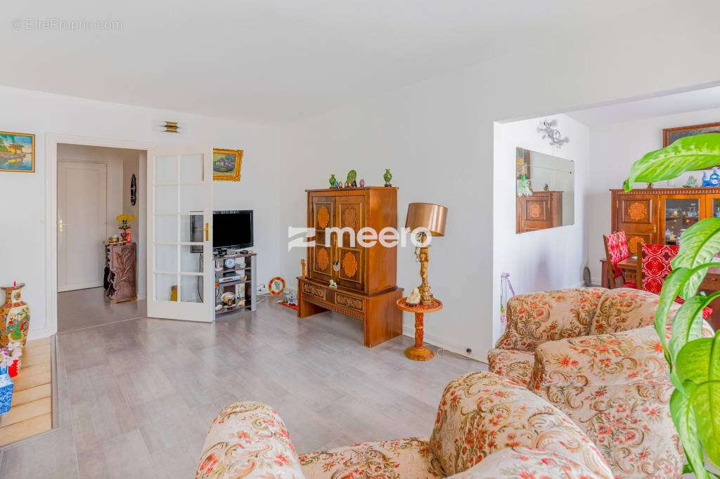 Appartement à MENNECY