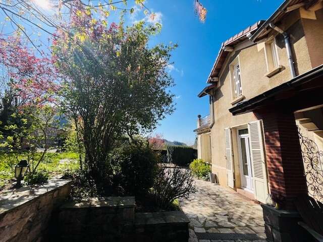 Maison à COURS-LA-VILLE