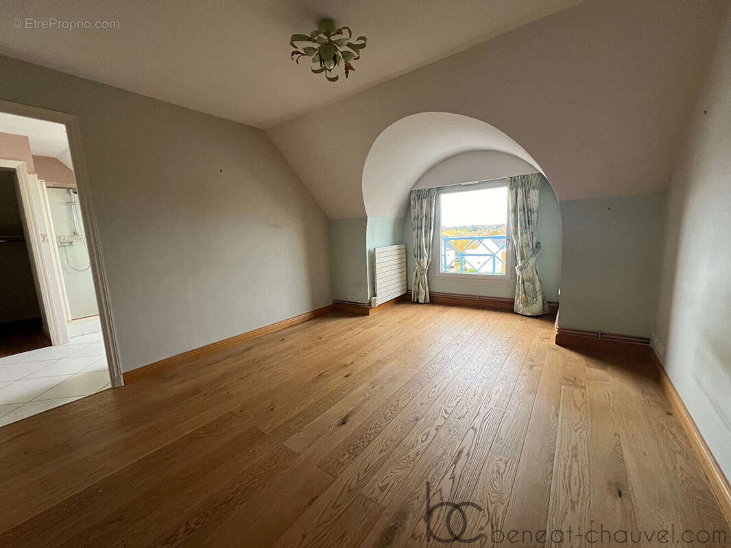 Appartement proche centre ville, dernier étage avec ascenseur 165 m² 4 chambres - photo 3