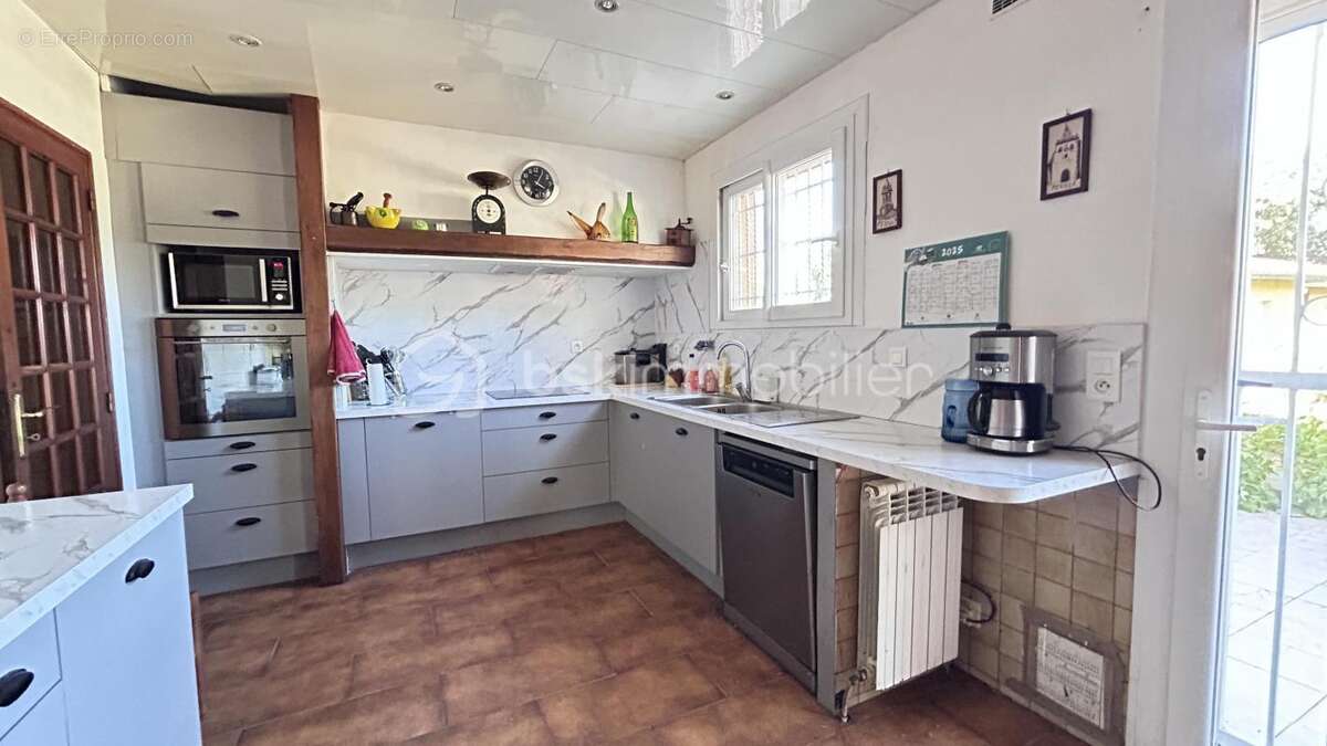 Maison à PEZILLA-LA-RIVIERE