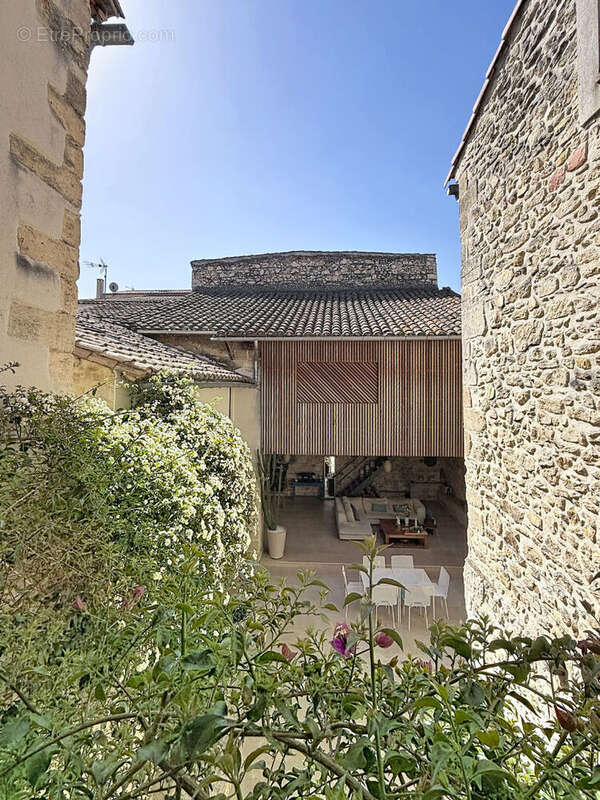 Maison à ARAMON
