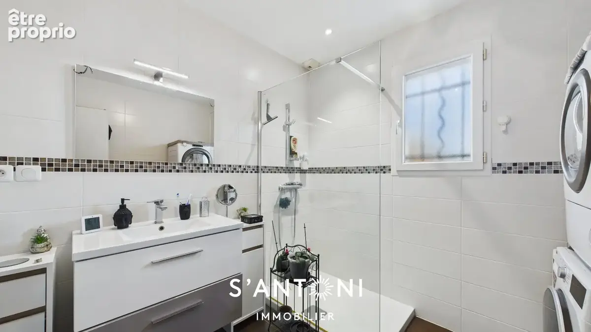 POMEROLS - Maison de plain-pied contemporaine sur parcelle de 926 m² - photo 5