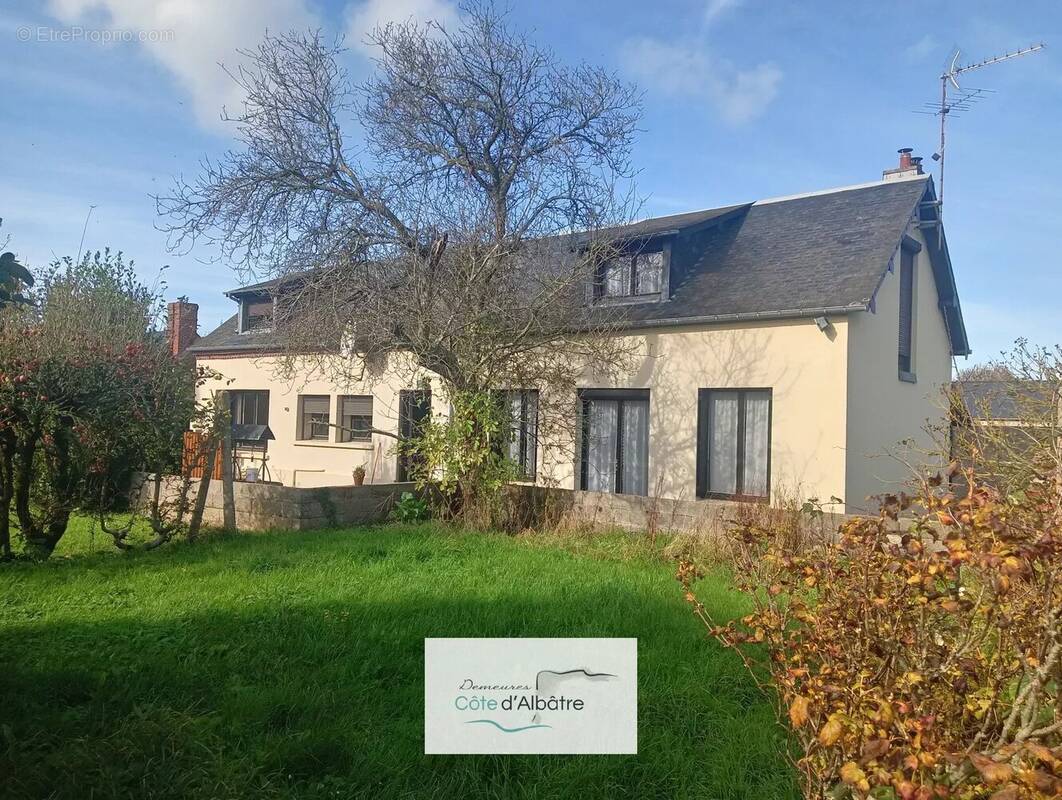 Maison à SAINT-PIERRE-EN-PORT