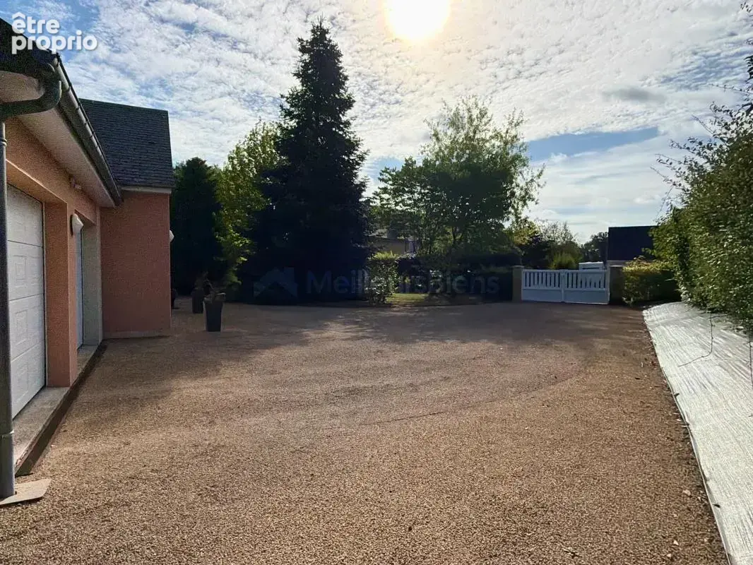 Maison de plain-pied 134 m² – 3/4 chambres – Piscine chauffée – Terrain 1 352 m² – La Bazouge-des-Alleux - photo 15