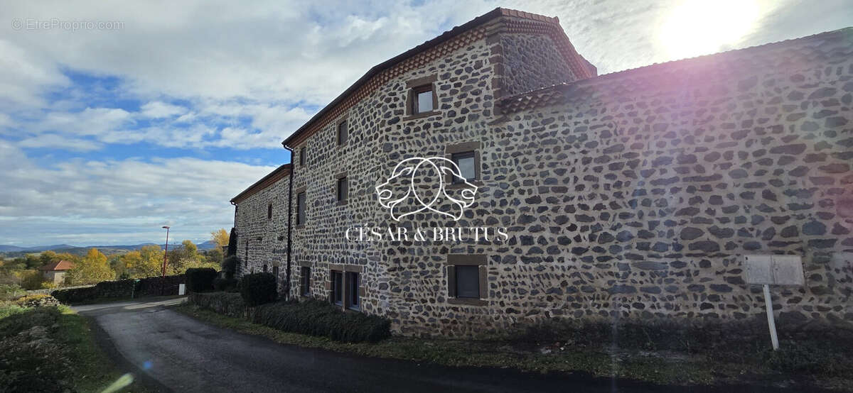 Maison à SANSSAC-L&#039;EGLISE