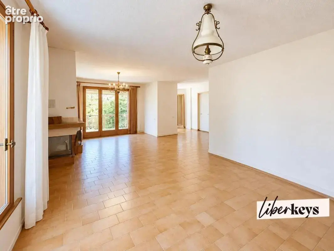 Éguilles – maison de plain-pied de 115,70 m² – terrain arboré de 686 m² – garage - photo 3