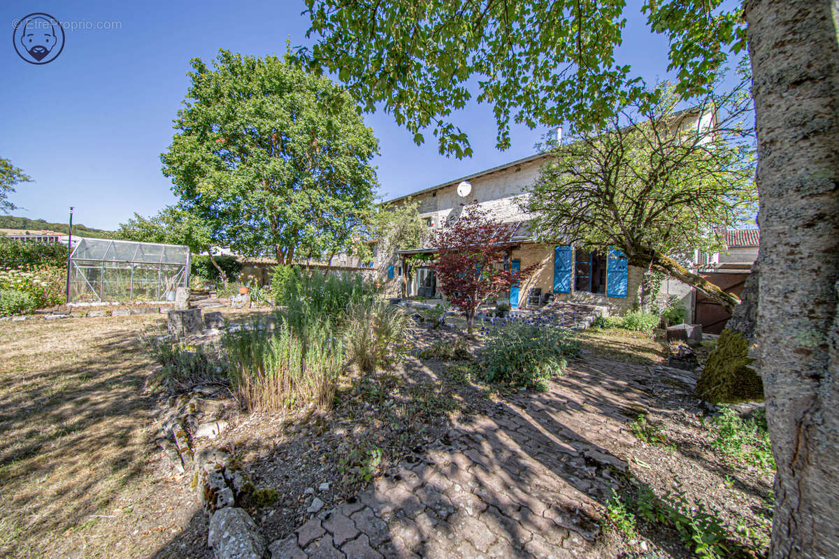 Maison de charme de 165 m2 avec dépendances - photo 33