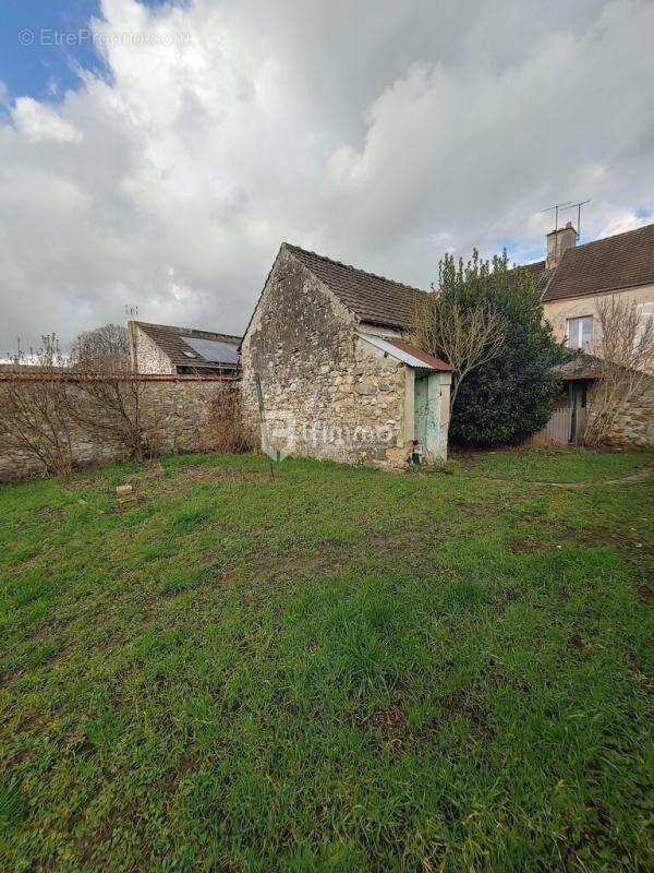 Maison à NEUILLY-SAINT-FRONT