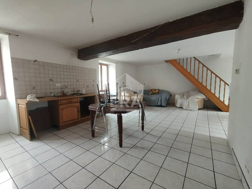Maison à POUZAY