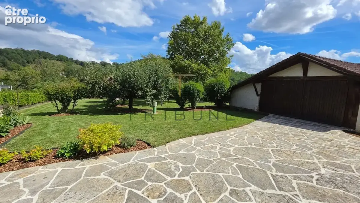 Maison de village en pierres de 230m2 avec jardin et garage - photo 13
