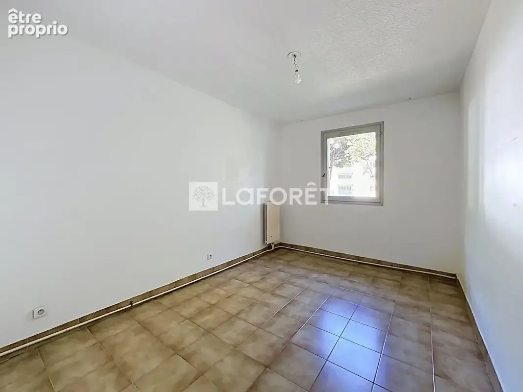 Centre-Ville -T3 traversant 68 m² avec loggia, garage double 30 m² et cave privative - photo 4