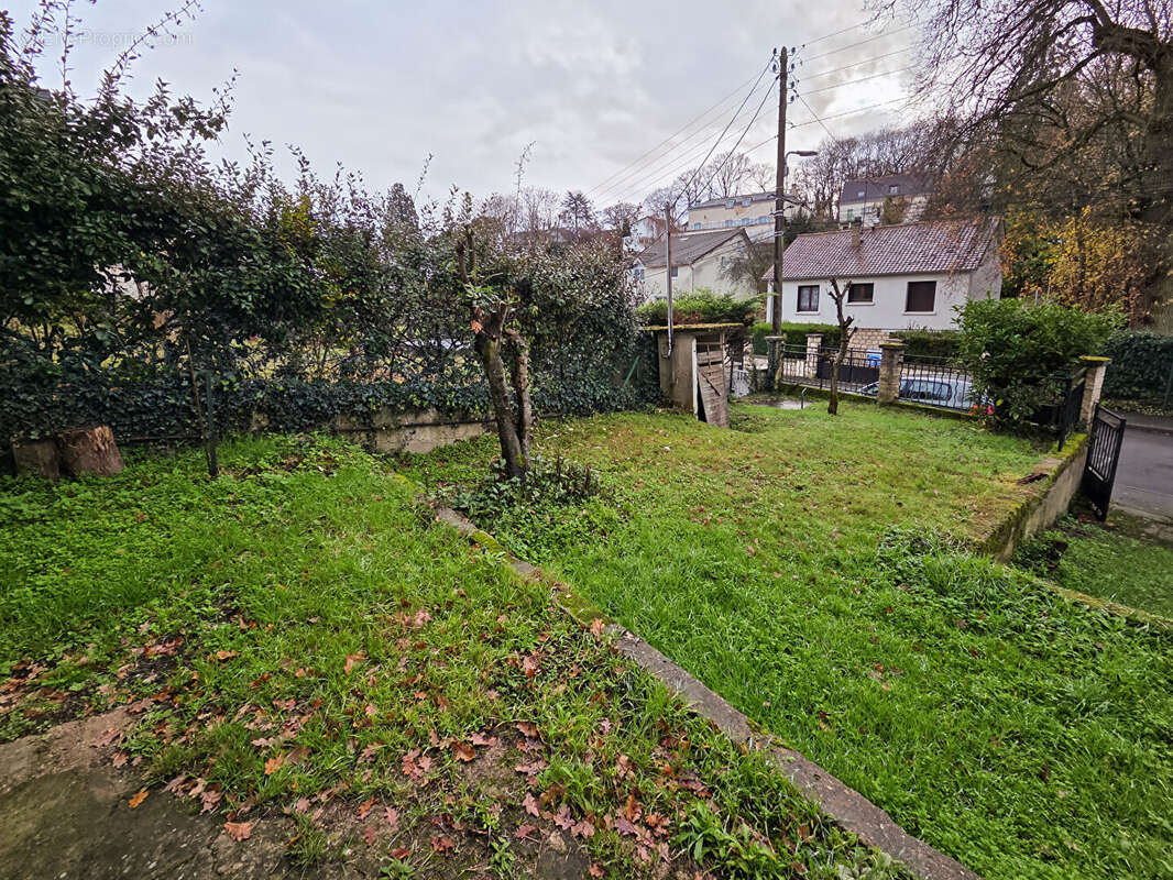 Maison à VERRIERES-LE-BUISSON