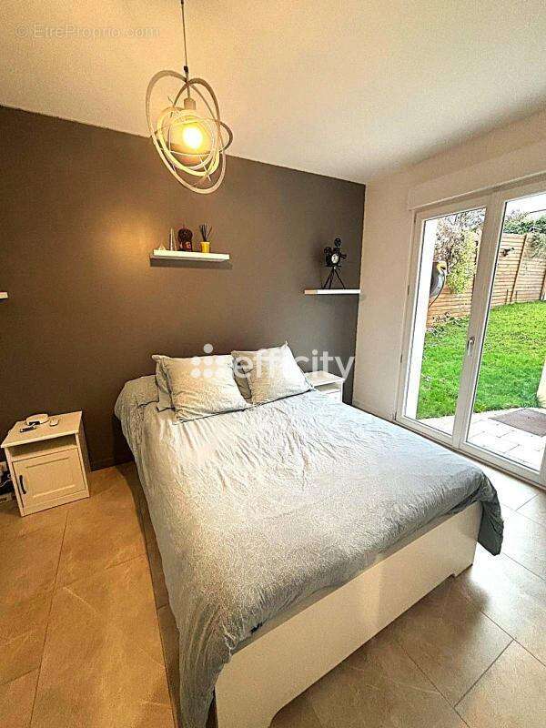 Maison à SAINTRY-SUR-SEINE