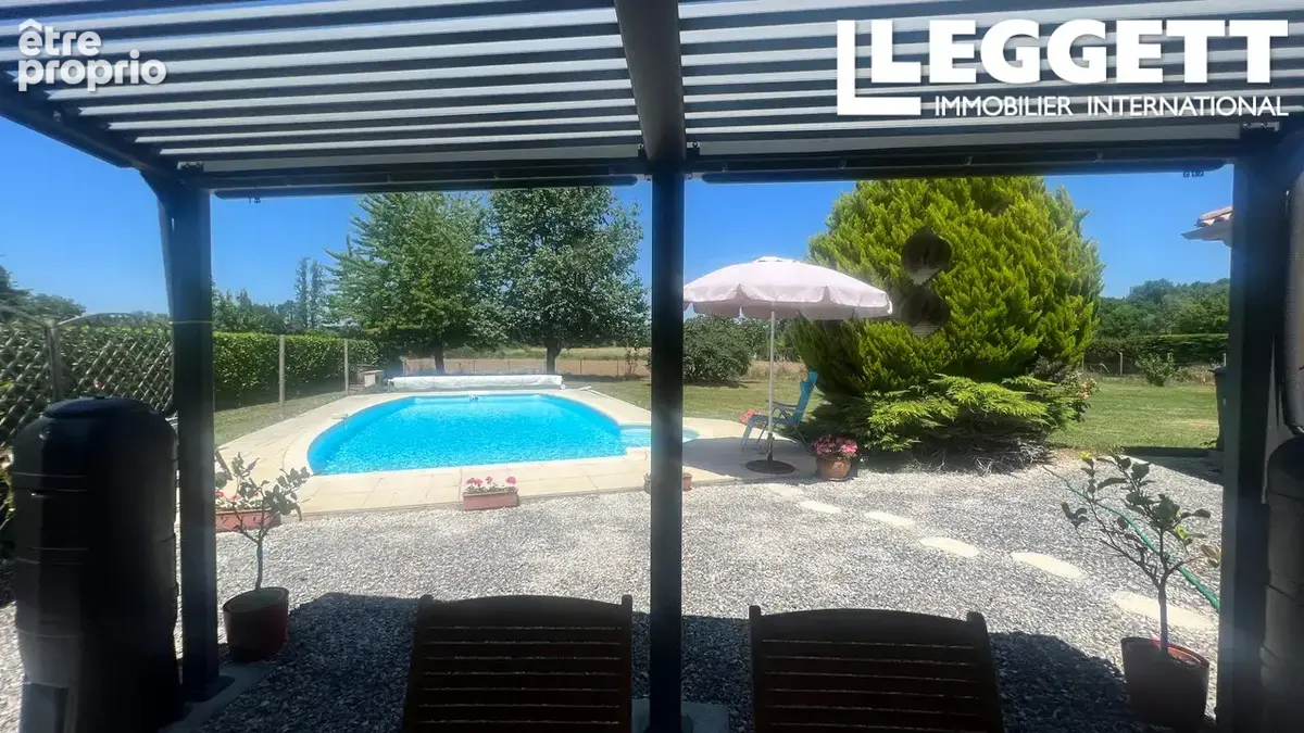 Maison de plain-pied, 4 lits, à l'orée d'un village avec des commodités, une superbe piscine, et des vues ! - photo 10